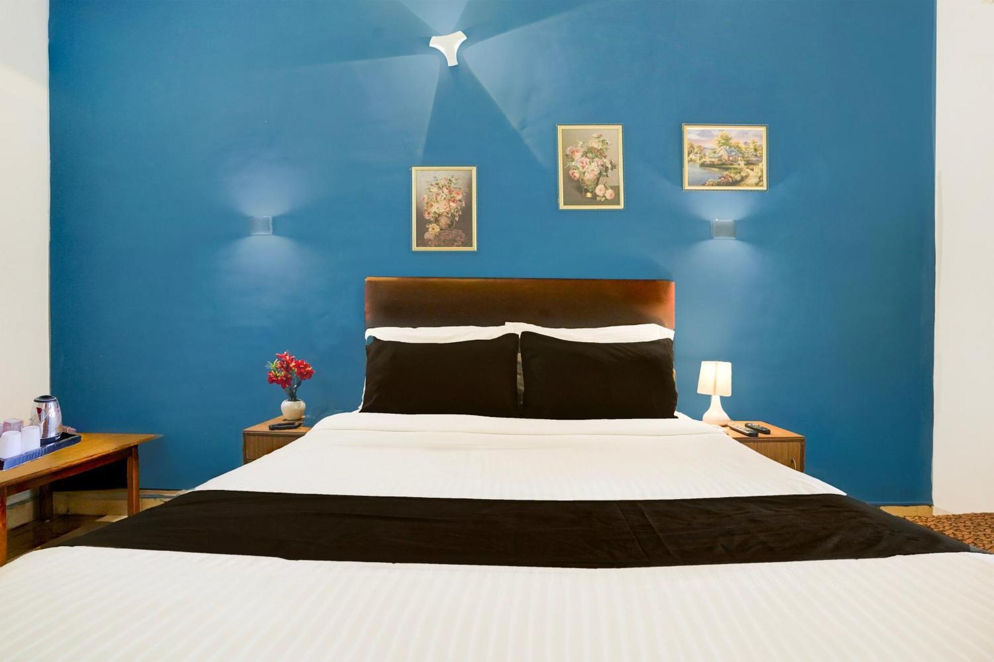 Super Townhouse Candolim Bagian luar foto