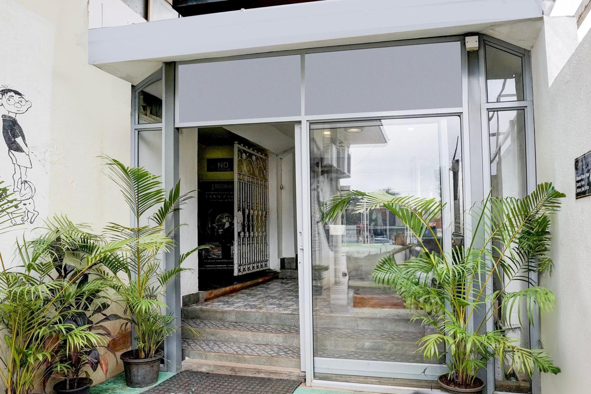 Super Townhouse Candolim Bagian luar foto