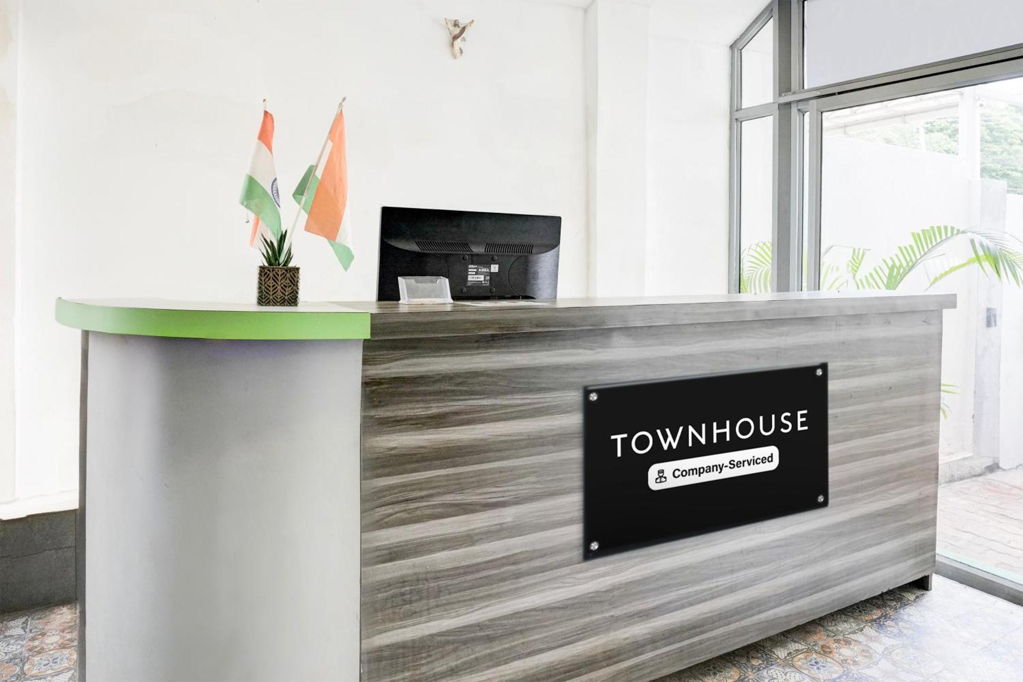 Super Townhouse Candolim Bagian luar foto