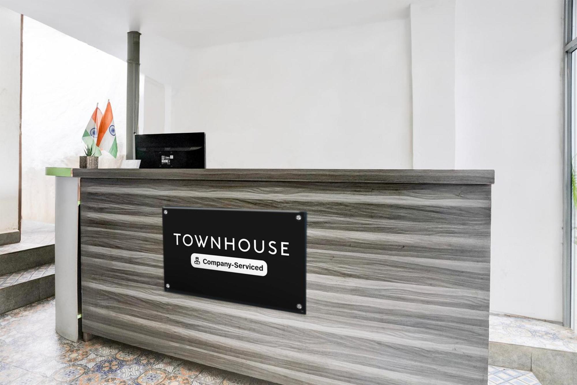 Super Townhouse Candolim Bagian luar foto